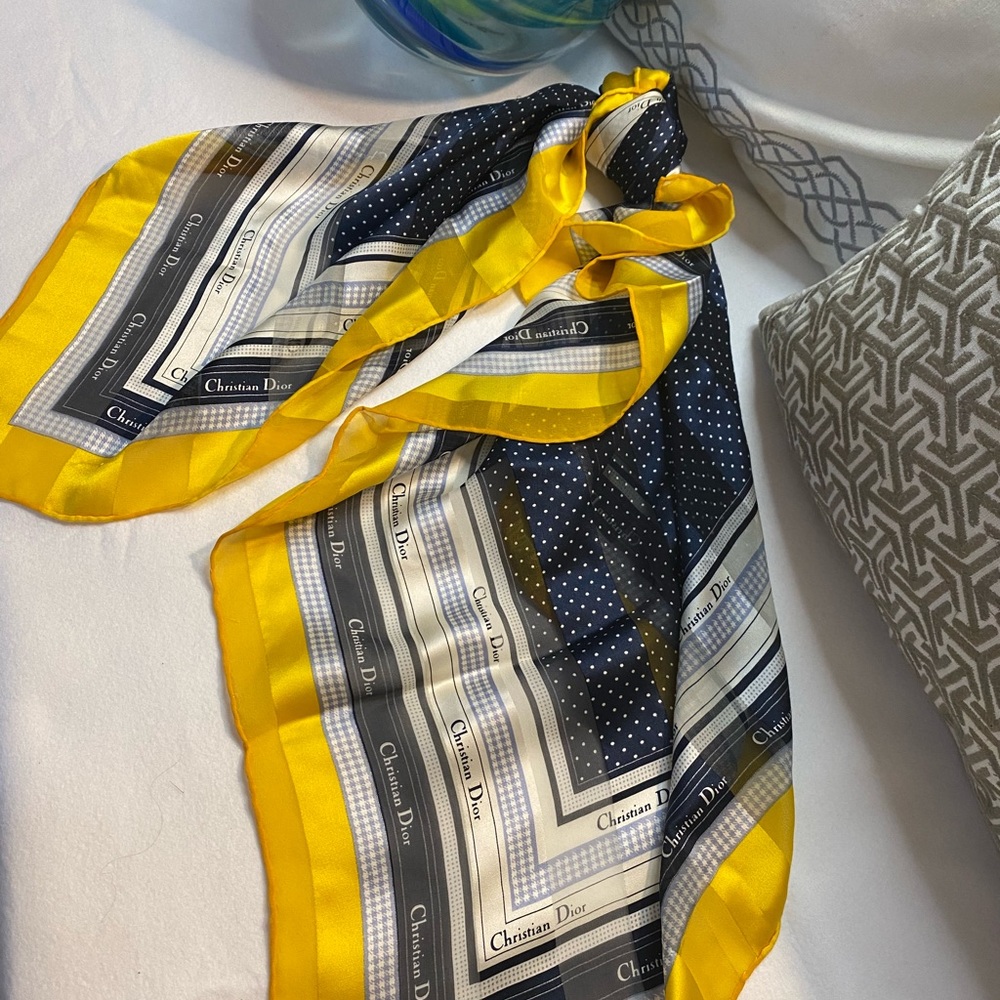CHRISTIAN DIOR SCARF